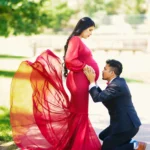 maternity-couple-photoshoot-greenery-outdoor-colorado